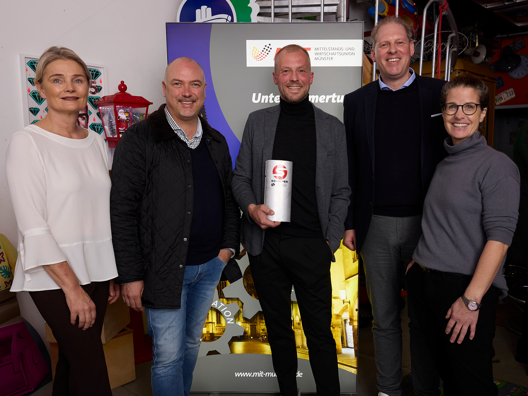 Foto: Angela Sthler (Brgermeisterin der Stadt Mnster),  Jan Leie (Stv. Vorsitzender MIT), Dr. Josef Hesse (GF Schper), Peter Brgel (Vorsitzender MIT), Cornelia Hesse (GF Schper)