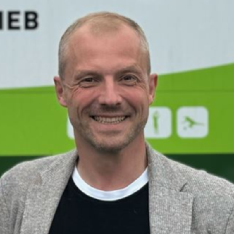Dr.  Josef Hesse